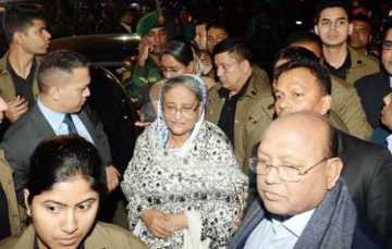 ফিরে গেলেন প্রধানমন্ত্রী