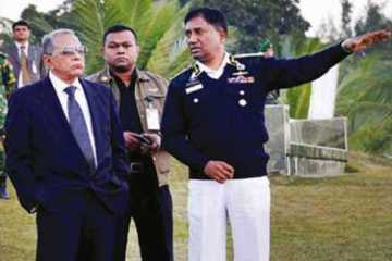 নৌবাহিনীর মহড়া দেখতে চট্টগ্রামে রাষ্ট্রপতি