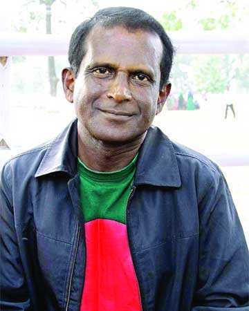 প্রকৃতি ও প্রজাপতির ছবি তুলি
