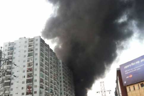 নাসিম প্লাজায় আগুনে নিহত ১৩ জনের লাশ উদ্ধার