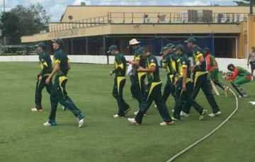 ১৯৩ রানে অল আউট বাংলাদেশ