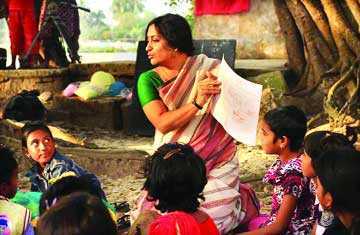 ভাষাদিবসের নাটকে বিপাশা 