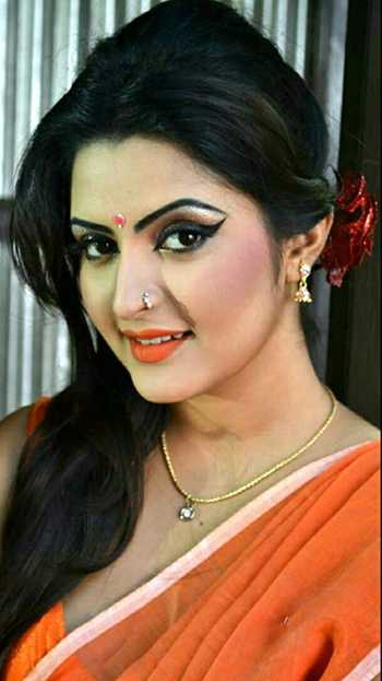 ফাগুনে আগুন ঝরাবে না পরী