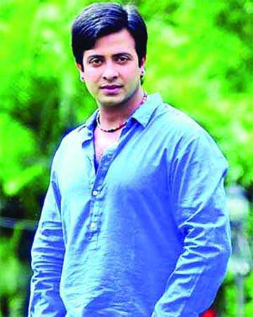 দুস্থ শিল্পী শব্দটি মুছে ফেলতে চাই