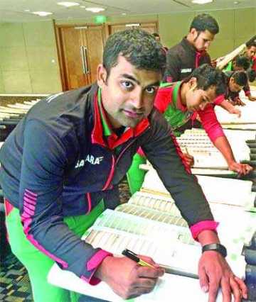 বাংলাদেশ-পাকিস্তান মুখোমুখি  