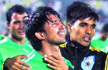 এমন কান্নায় গর্বও আছে 