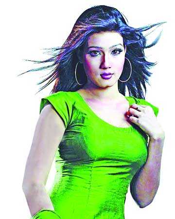 মাহী ফিরছেন...