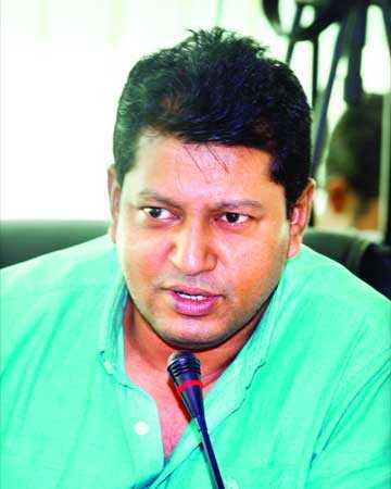 বাংলাদেশ খেললে আমরা শুটিং বন্ধ করে খেলা উপভোগ করি