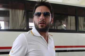 আফ্রিদিসহ ৮ পাকিস্তানি ক্রিকেটারের জরিমানা