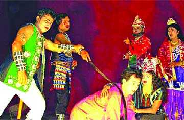 ভরা মৌসুমেও স্থবির যাত্রাশিল্প 
