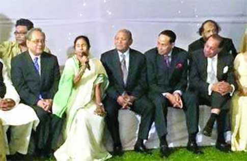 আওয়ামী লীগ বিএনপিকে এক কাতারে বসালেন মমতা