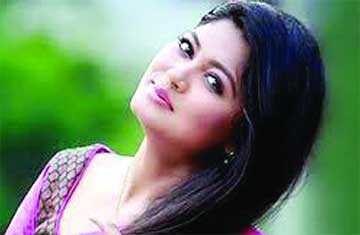 অন্যরূপে মৌসুমী হামিদ 