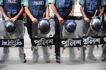 কঠোর নিরাপত্তায় বকশিবাজারের আদালত ভবন 