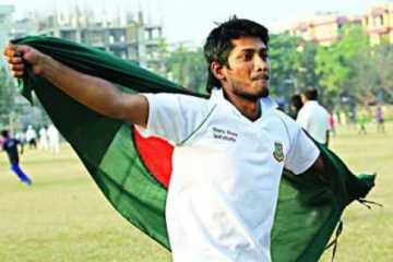 চোট পেয়ে হাসপাতালে এনামুল