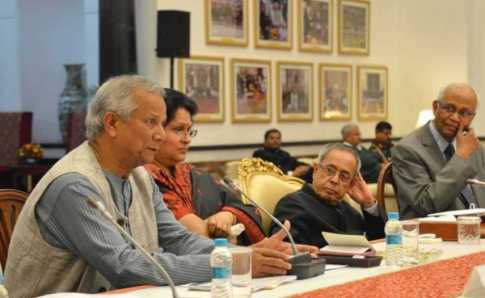 ড. ইউনূসের প্রশংসায় প্রণব মুখার্জি

