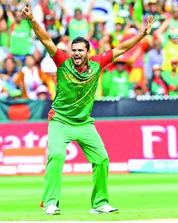মাশরাফির চোখ সেমিতে