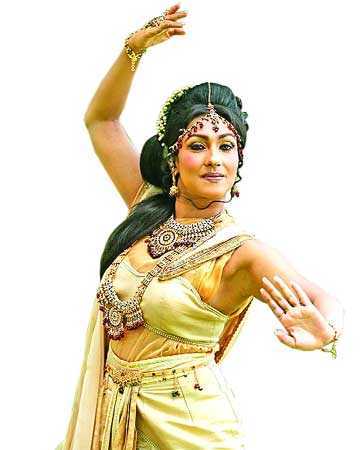 বলিউডে ঋতুপর্ণা 