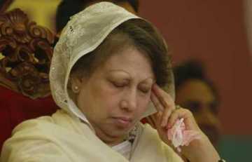 খালেদাকে আদালতে হাজির হওয়ার নির্দেশ