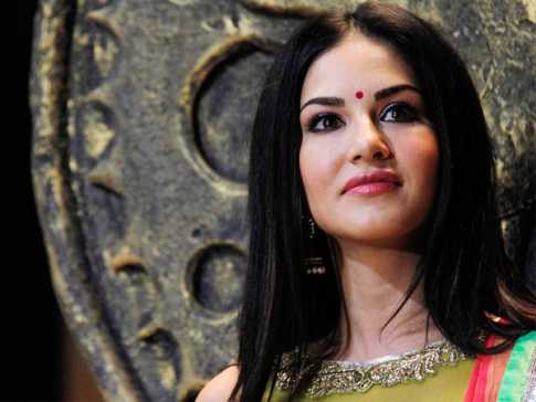\\\'এক পাহেলি লীলা\\\'র শুটিংয়ে অসুস্থ সানি