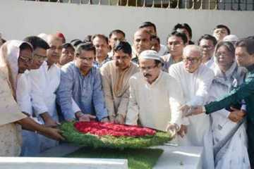 জিল্লুর রহমানের কবরে আওয়ামী লীগের শ্রদ্ধা নিবেদন