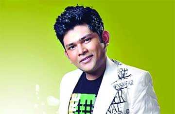 ঢাকা ঘুরে গেলেন অনীক ধর 