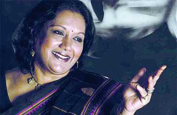 রাজনীতি ও তারকা জীবনে ভিন্নতা রয়েছে