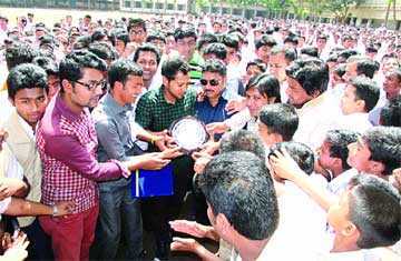 মুশফিককে সংবর্ধনা 