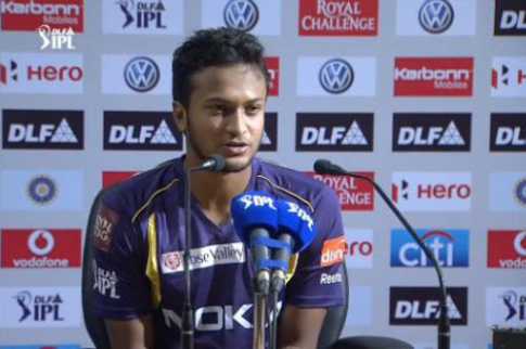 বিকেলে দেশ ছাড়ছেন সাকিব