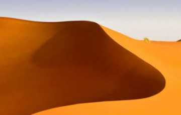 দক্ষিণ চীন সাগরে এবার \\\'বালির প্রাচীর\\\' তৈরি করছে চীন