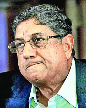 অপদস্থ  শ্রীনিবাসন! 