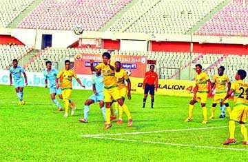 আবাহনীকে রুখল রহমতগঞ্জ 