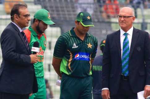 টস জিতে ব্যাটিংয়ে বাংলাদেশ