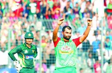 বিধ্বংসী তামিম চেনা মুশফিক 