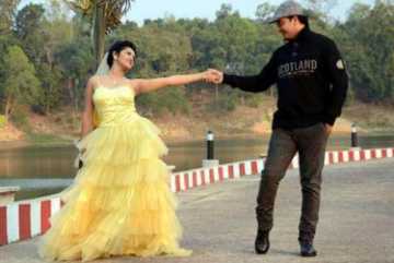 পাহাড়ের কোলে শাকিব-পরী