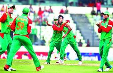 টাইগারদের সৌরভ ছড়ানো বোলিং 