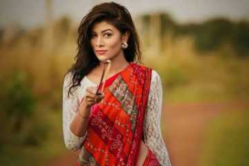 ব্যাগে কনডম রাখার পরামর্শ মডেল টয়ার (ভিডিও)