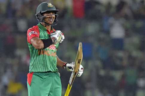 সৌম্য সরকারের প্রথম শতক