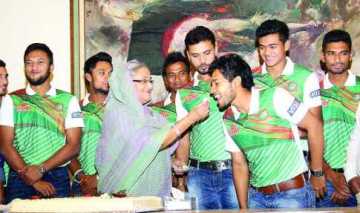 আট কোটি টাকা পাচ্ছেন মাশরাফিরা 