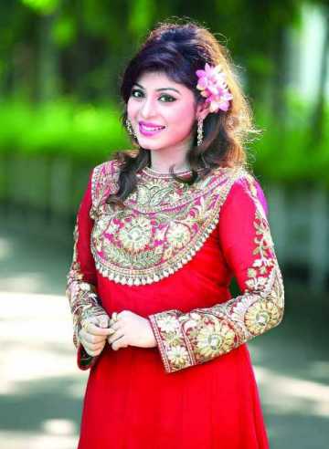 মেঘ না চাইতে বৃষ্টি 