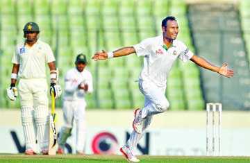 ইউনুস খানকে আউট করার পর শহীদের উল্লাস 