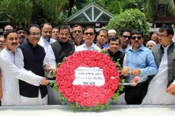 বঙ্গবন্ধুর মাজার জিয়ারত করলেন নাছির