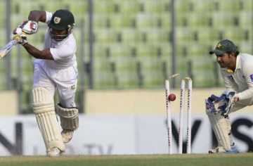 ৫৫০ রানের লক্ষ্যে ব্যাট করছে বাংলাদেশ