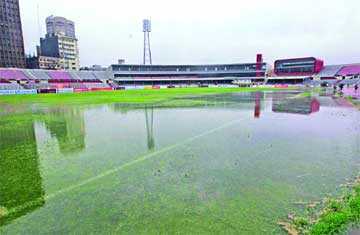 বৃষ্টিতে বঙ্গবন্ধু স্টেডিয়ামের বেহাল অবস্থা 