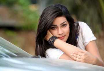 জাজ নয়, মাহী এবার ভার্সেটাইলের