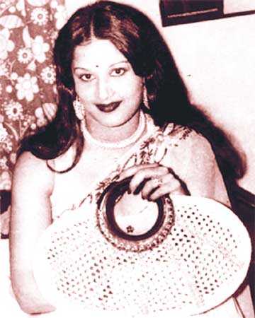 আড়ালে অলিভিয়া 