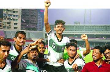 শিরোপা রেসে মোহামেডান

