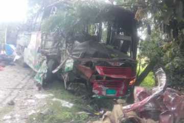 সিরাজগঞ্জে বাস-ট্রাক ত্রিমুখী সংঘর্ষে নিহত ১০