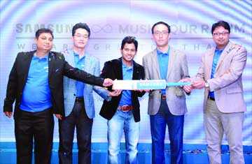 মুশফিকুর রহিম স্যামসাং মোবাইল এর ব্র্যান্ড অ্যাম্বাসেডর 