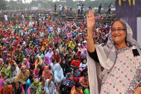 সংবর্ধনাস্থলে প্রধানমন্ত্রী