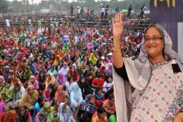 সংবর্ধনাস্থলে প্রধানমন্ত্রী